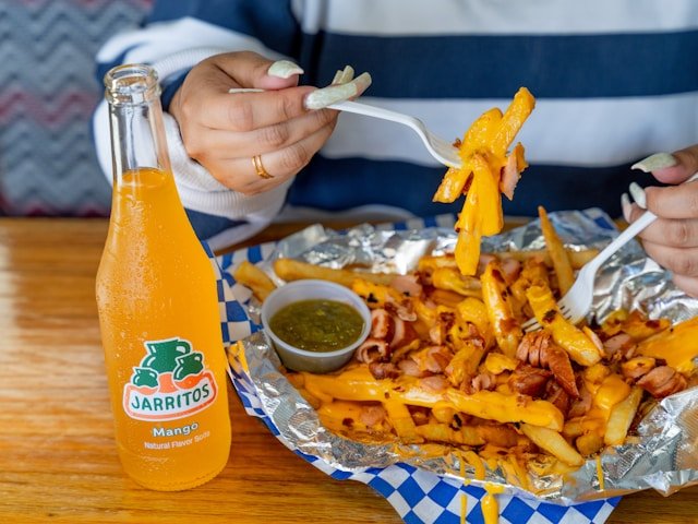 Technical Writers vs. Fast Food Workers: How they make money